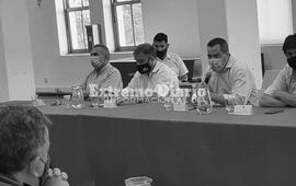 El intendente junto a funcionarios de provincia.
