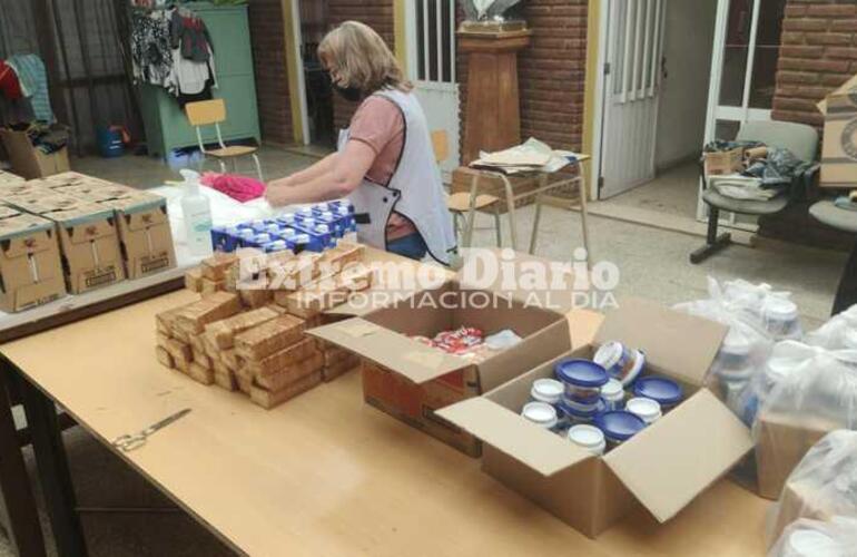 Imagen de Entrega de viandas a alumnos de la EETP N° 650