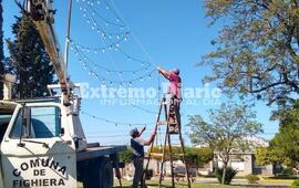 Est&aacute; en la plaza p&uacute;blica de la vecina localidad.