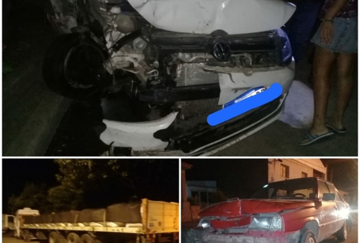 Imagen de Perdió el control de su auto y chocó a tres vehículos estacionados