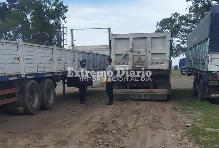 Imagen de Multaron a camiones estacionados en la futura Terminal de Ómnibus