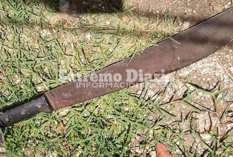 Imagen de La golpeó con un machete en la cabeza