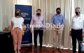 Stangoni junto a funcionarios de Vialidad Provincial