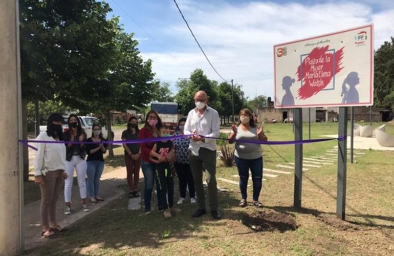 Imagen de Coronel Bogado inauguró la plaza ´María Elena Walsh´