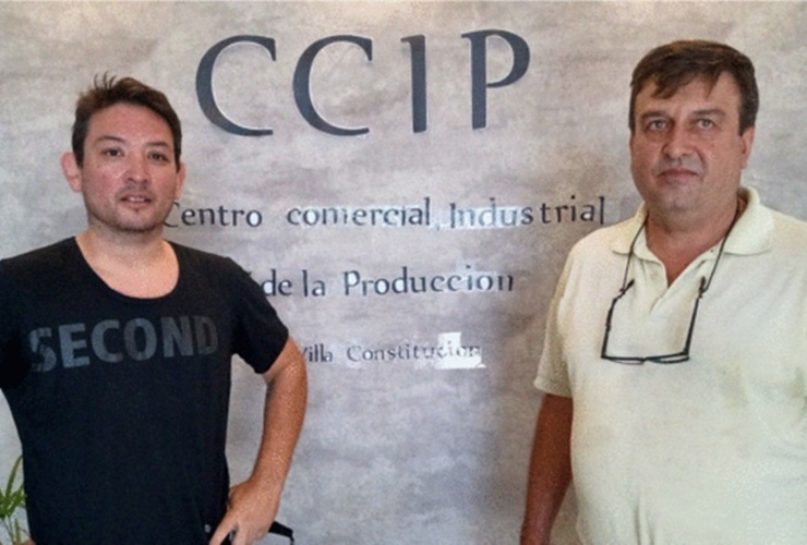 Luciano Arizaga de la comisión del CCIP y Juan Carlos Muriel, presidente de la institución.