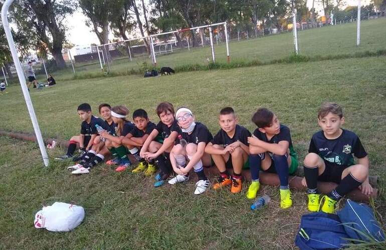 Los chicos volvieron a jugar al fútbol.