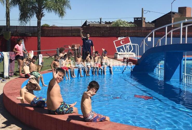 Los peques en el momento de la pileta