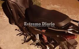 La moto fue recuperada tras el arresto.