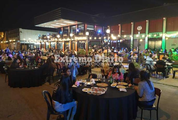 Imagen de Noche de Shopping a Cielo Abierto en Arroyo Seco