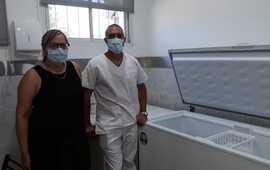 Imagen de Lleg&oacute; el equipamiento al Hospital N&deg;50 para garantizar la cadena de fr&iacute;o y almacenamiento de la vacuna contra el Covid-19