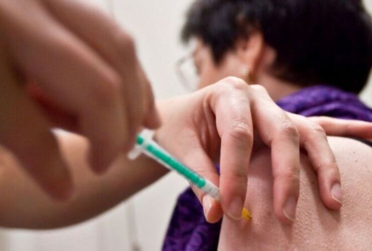 En febrero es posible que se empiece a vacunar a toda la población.