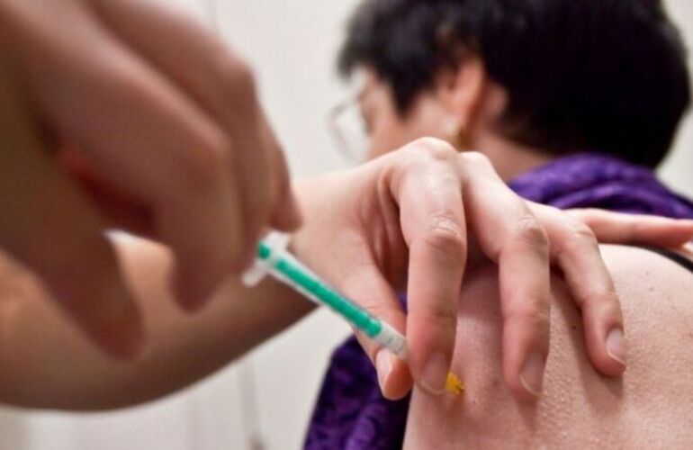 En febrero es posible que se empiece a vacunar a toda la población.