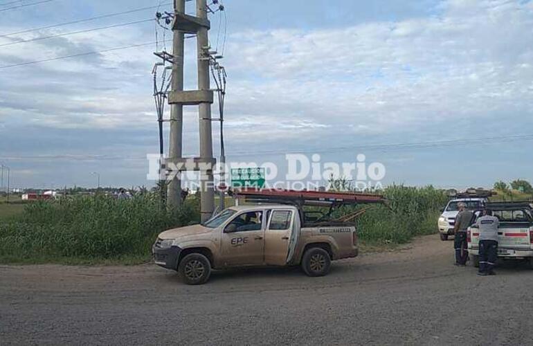 EPE esta mañana a la espera de personal técnico para verificar la línea subterránea en el camino a ADM