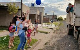 Recorrieron las calles de Fighiera entregando regalos a todos los ni&ntilde;os