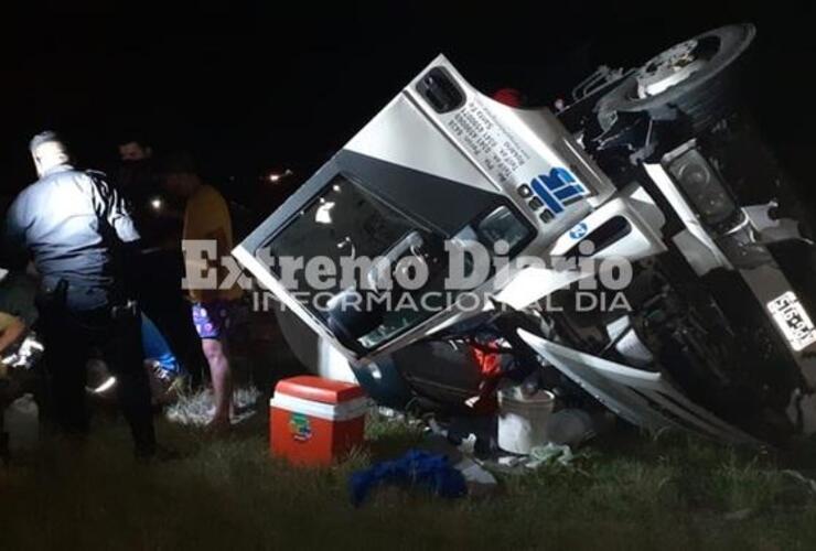 Imagen de Vuelco de un camión en autopista