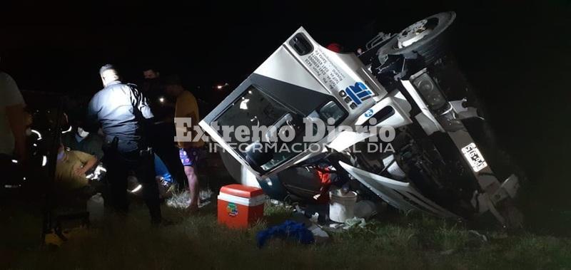 Imagen de Vuelco de un cami&oacute;n en autopista