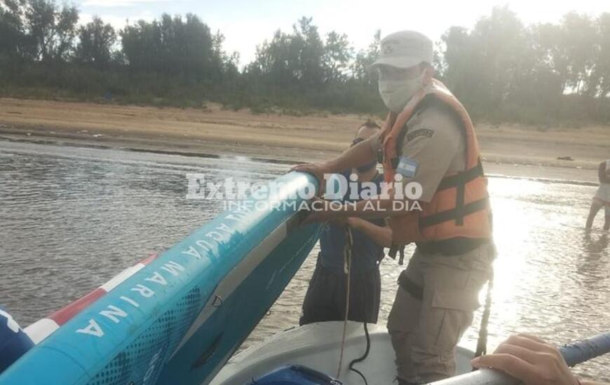 Imagen de Prefectura Arroyo Seco rescat&oacute; a dos kayakistas