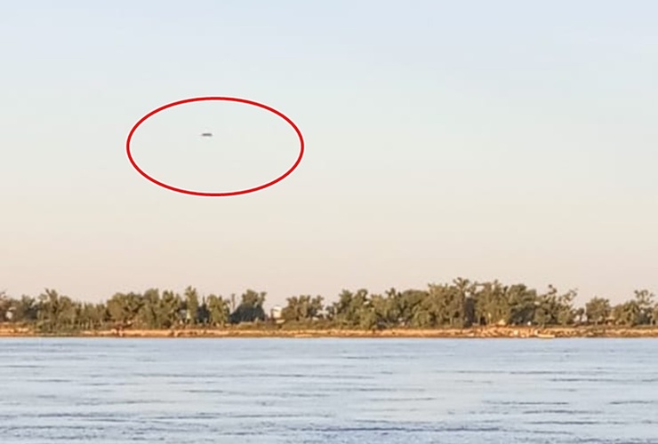 Imagen de Fotografió a un extraño objeto surcando el cielo