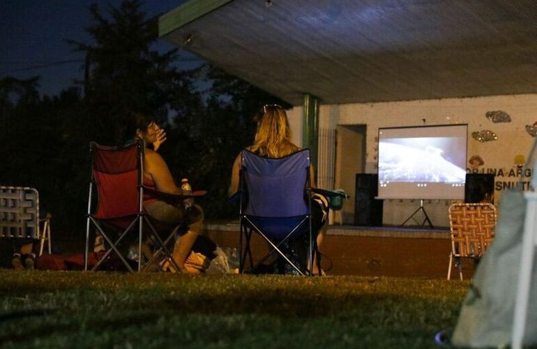 Imagen de Primera funci&oacute;n de Cine a la Reposera