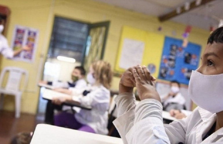 Imagen de Las clases vuelven con protocolos y sistema bimodal: una semana en casa y otra en las aulas