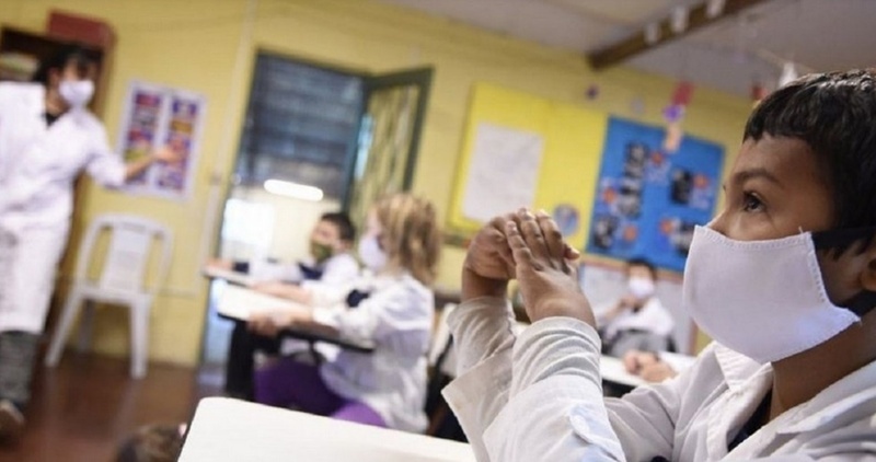 Imagen de Las clases vuelven con protocolos y sistema bimodal: una semana en casa y otra en las aulas