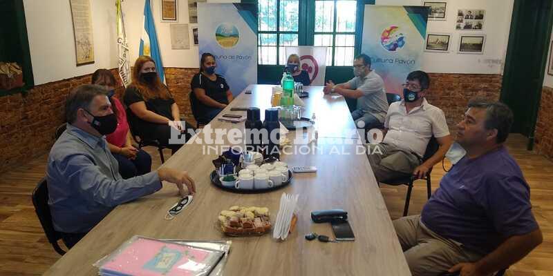 Fue en la tarde del viernes y se reuni&oacute; con referentes culturales de la Comuna