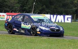 Imagen de El Sprint del TC2000 fue de Cornejo...