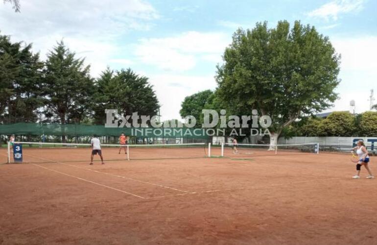 Imagen de Torneo de tenis Dobles Mixto en A.S.A.C.