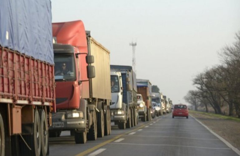 Tránsito. Unos 14 mil camiones diarios circularán por las rutas del Gran Rosario.