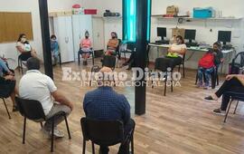 All&iacute; unas veinte mujeres reciben capacitaci&oacute;n en jardiner&iacute;a.