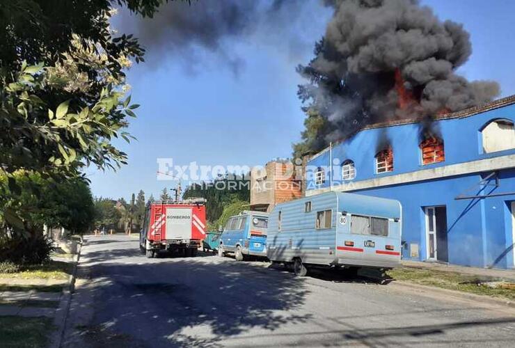 Imagen de Incendio de consideración en una propiedad de Alvear