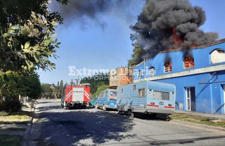 Imagen de Incendio de consideración en una propiedad de Alvear