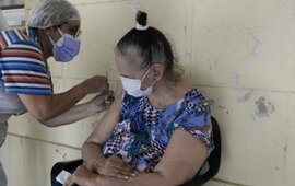 Imagen de En s&oacute;lo 10 horas se anotaron m&aacute;s de 100 mil personas para vacunarse en Santa Fe