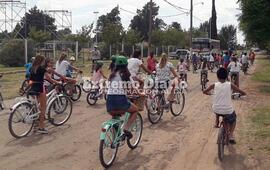Imagen de Bicicleteada en Pueblo Esther