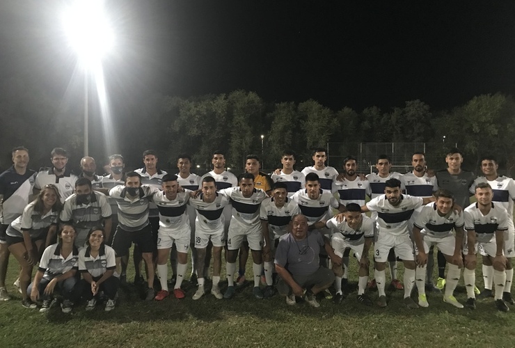 Imagen de Cuadrangular de fútbol en Primera División, entre Central Argentino y equipos regionales