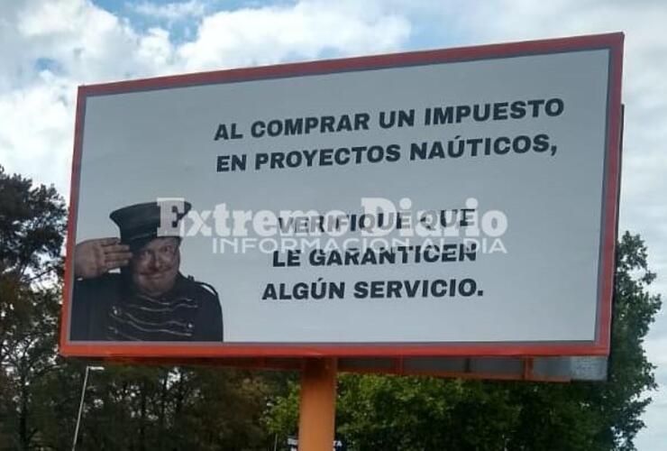 El segundo cartel también está en Cresta y ruta 21 de Fighiera