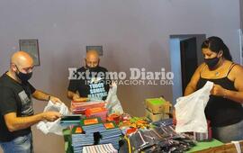 Imagen de Arranc&oacute; la entrega de kits de &uacute;tiles escolares