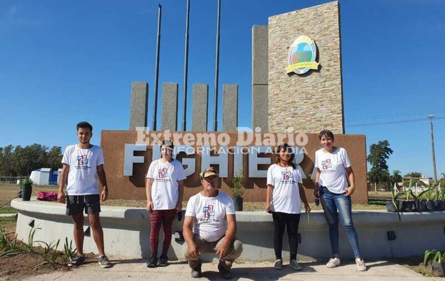 En esta ocasi&oacute;n embellecieron el monumento de Marconi y ruta 21