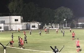 Imagen de Uni&oacute;n perdi&oacute; 3 a 2 como local ante Pujato, en un partido amistoso