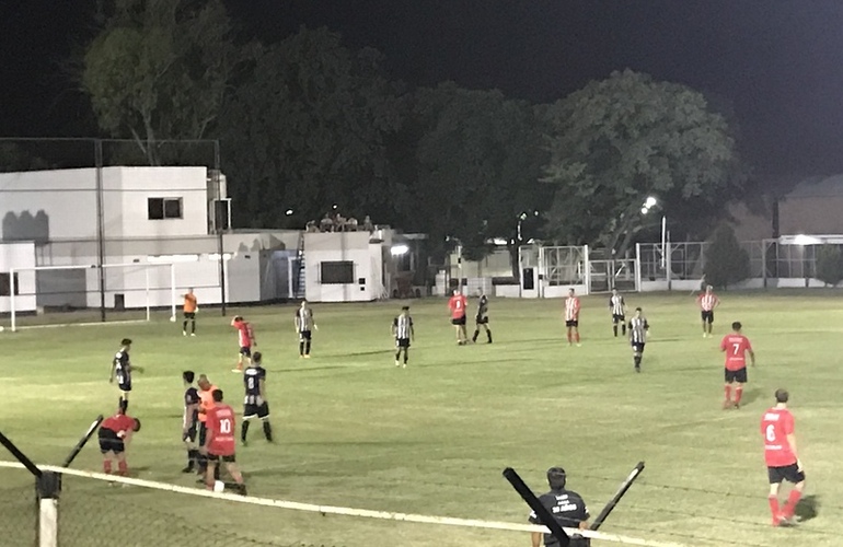 Imagen de Unión perdió 3 a 2 como local ante Pujato, en un partido amistoso