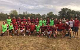 Tremendo debut del equipo arroyense. (Foto: Facebook Rugby CAT)