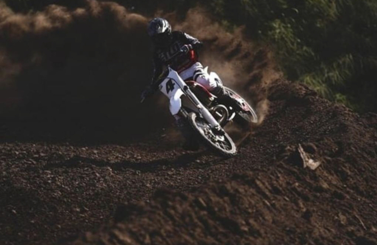 Imagen de Nicolás Traverso, salió primero en MX2, por la fecha 1 del Campeonato de Motocross Santafesino