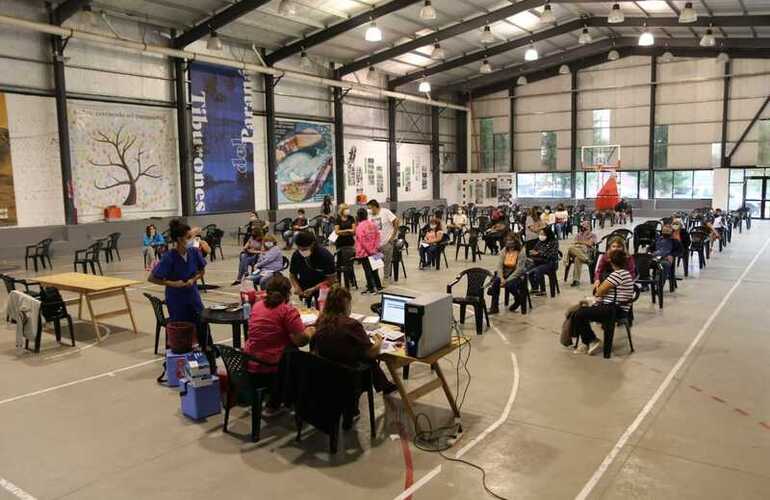 Imagen de Ma&ntilde;ana vacunaci&oacute;n Covid - 19 en Los Tiburones