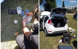 Imagen de Les secuestran bochas de coca&iacute;na, dinero y un auto con pedido de captura