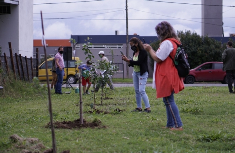 La actividad se llevó a cabo en las inmediaciones del vivero.