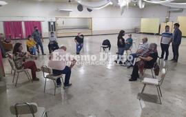 Imagen de Reuni&oacute;n de la tercera edad con la directora regional de PAMI