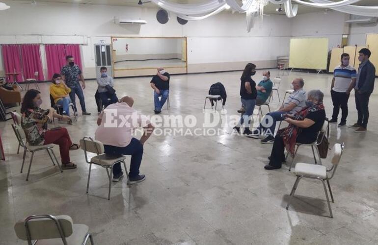 Imagen de Reunión de la tercera edad con la directora regional de PAMI