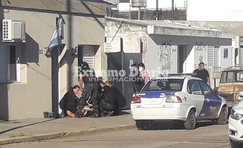 El hombre herido se llev&oacute; hasta la dependencia policial a pedir ayuda,