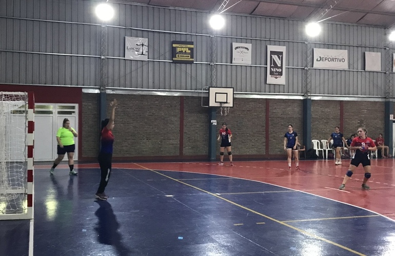 Imagen de Talleres ganó en Handball femenino 19 a 13 ante Social, por el torneo Promocional