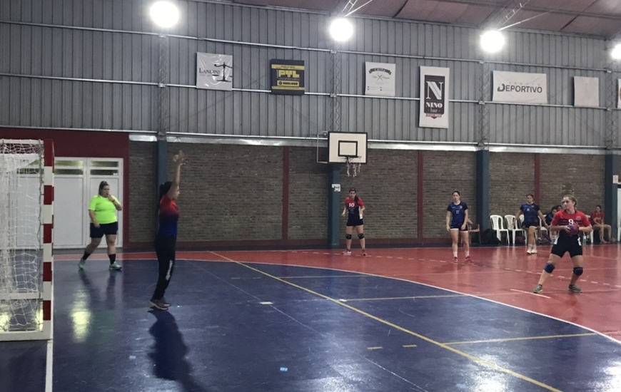 Imagen de Talleres gan&oacute; en Handball femenino 19 a 13 ante Social, por el torneo Promocional